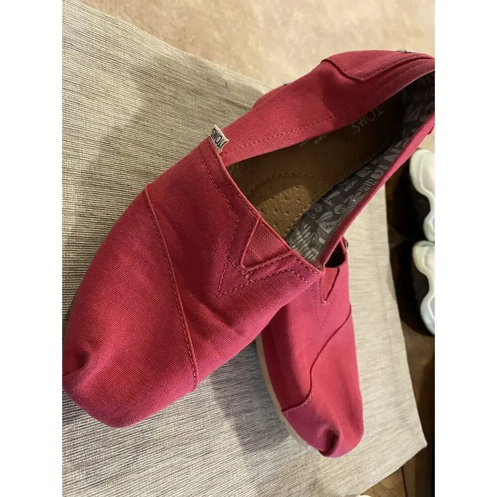9 Womens Toms Classic Flat Pink Canvas Slip On